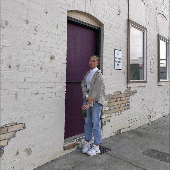 Meet your Posher, Emma - Picture 1 of 1